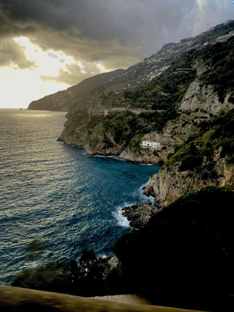 Amalfi ve Capri: Güney İtalya’nın Cennet Adaları