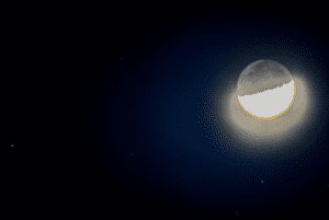 İlk çeyrek Ay ve Mars karşı karşıya geliyor